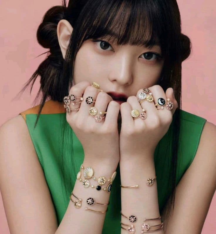 Aphrodite Model Image 1